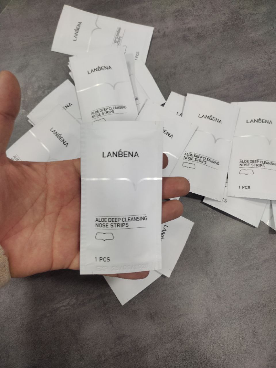 چسب بینی ورقه ای لانبنا سفید